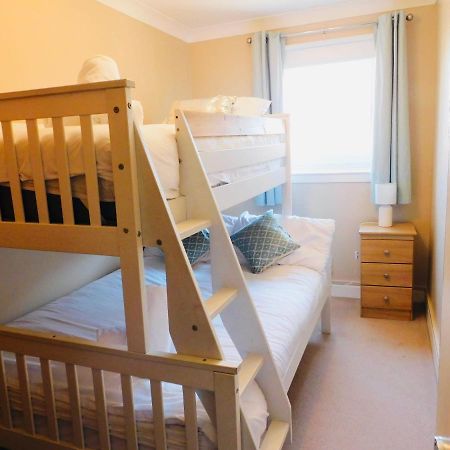 Beautiful 3 Bedroom Apt, Mins From Glasgow Airport, M8 & Sec Paisley Eksteriør bilde
