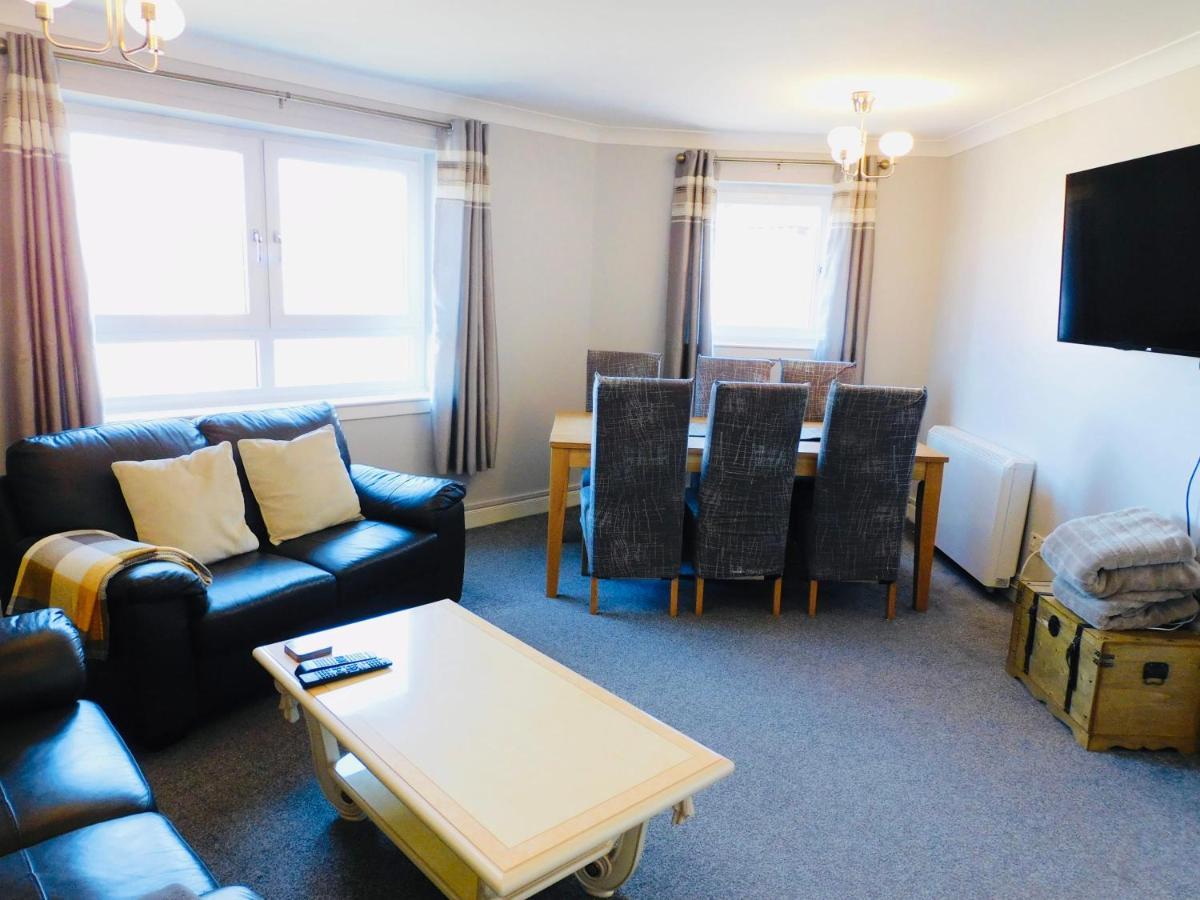 Beautiful 3 Bedroom Apt, Mins From Glasgow Airport, M8 & Sec Paisley Eksteriør bilde