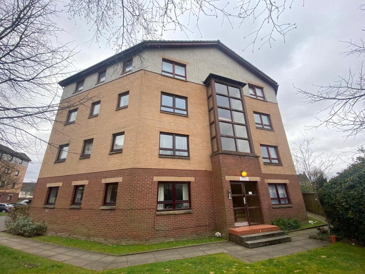 Beautiful 3 Bedroom Apt, Mins From Glasgow Airport, M8 & Sec Paisley Eksteriør bilde
